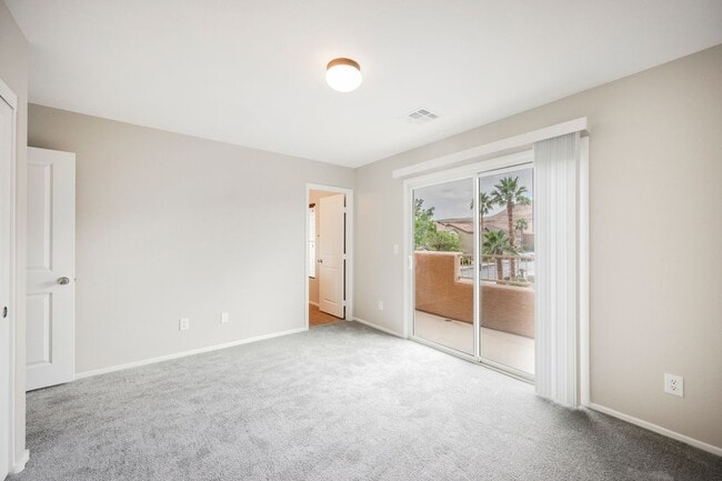Building Photo - 3 Bedroom, 2.5 Bath Two Story Home in Sout...