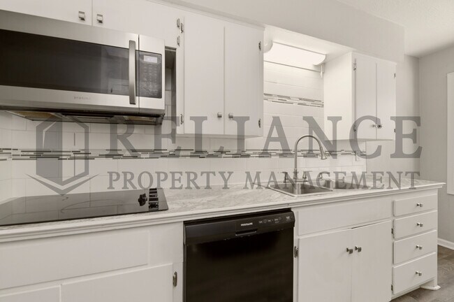 Building Photo - 730 N Chipper Ln