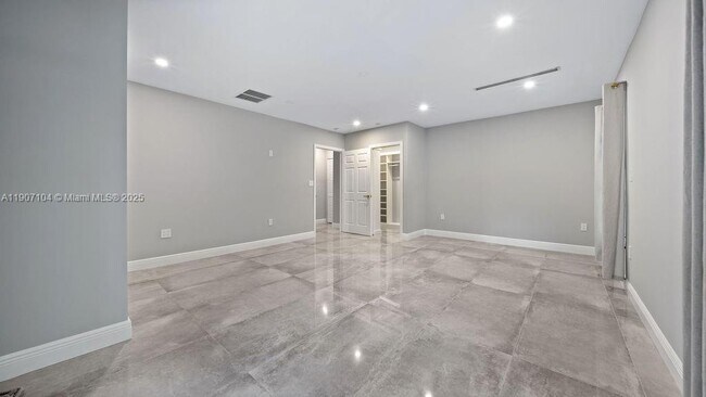 Building Photo - 5831 NW 81st Terrace