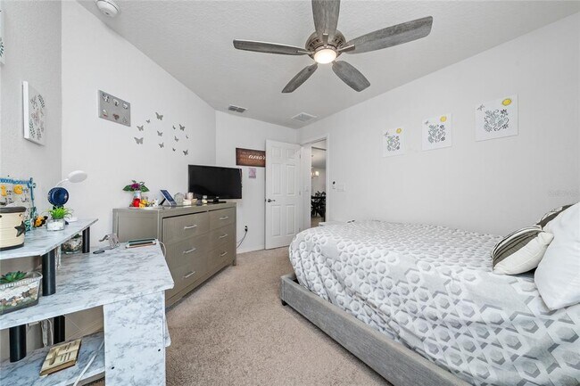 Building Photo - 355 Lily Ln