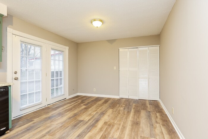 Building Photo - 490 Kellia Dr