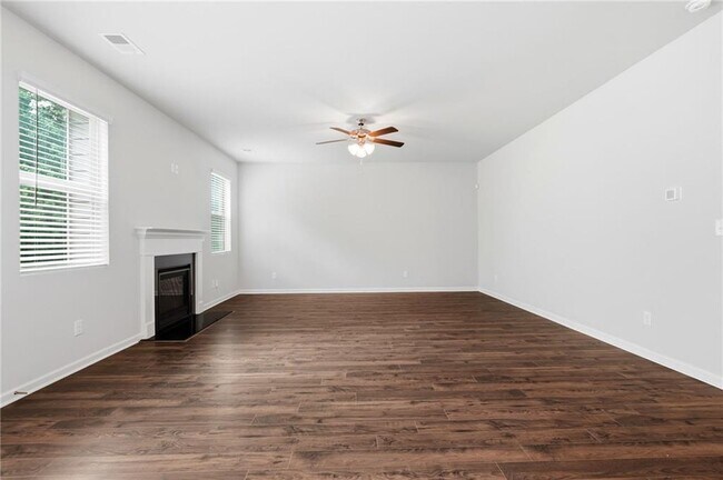 Building Photo - 3132 Hawthorn Farm Blvd
