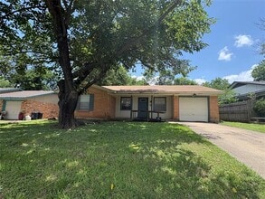 Building Photo - 334 Linkwood Dr