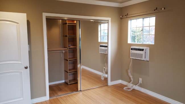 Building Photo - 1435 S Sierra Bonita Ave