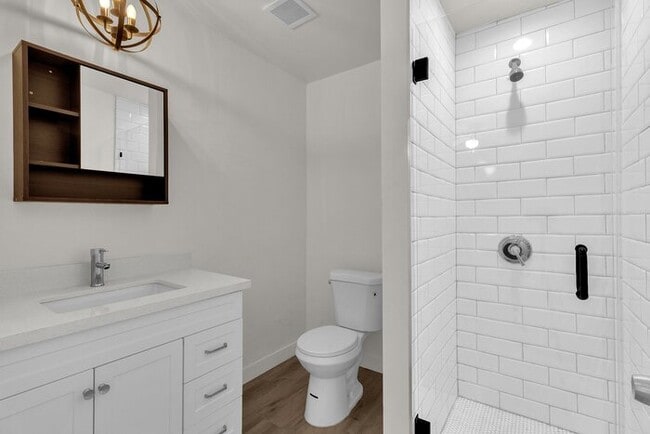 Building Photo - New remodeled in the heart of downtown PHX