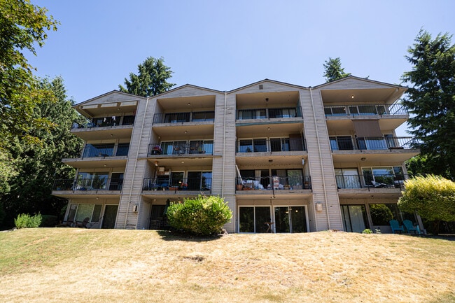 Building Photo - 321 Bellevue Way SE