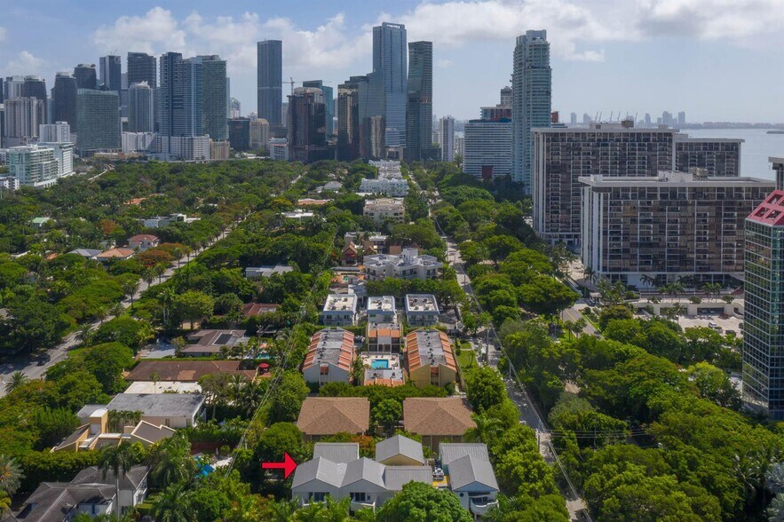Building Photo - 2100 Brickell Ave