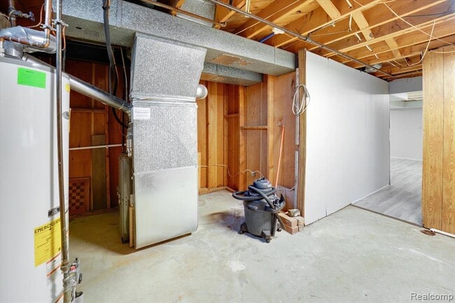 Building Photo - 32536 Warner Dr