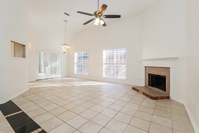 Building Photo - 1729 Fay Dr