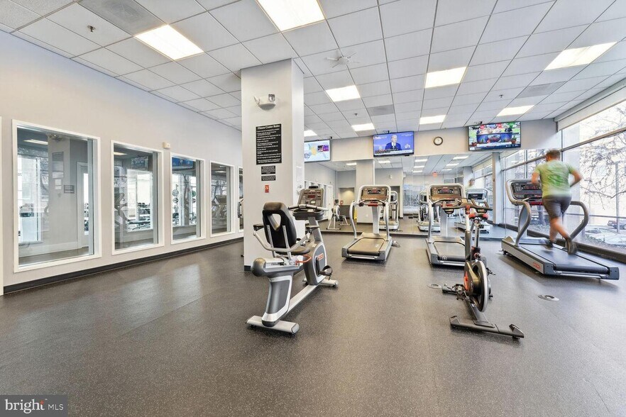 Building Photo - 800 4th St SW