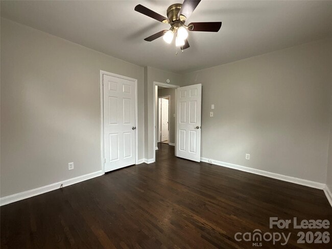 Building Photo - 1624 Eastway Dr