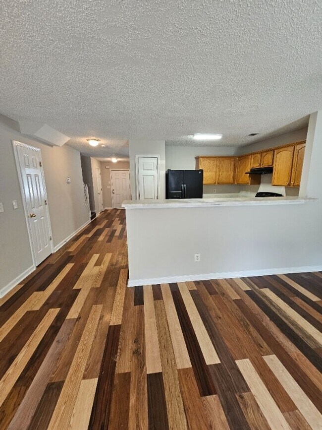 Building Photo - 1300 Maple Valley Ct