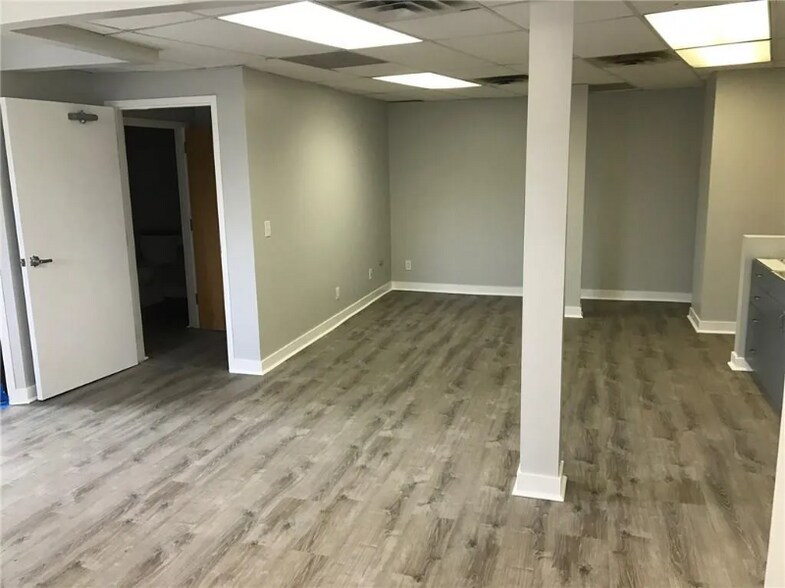 Building Photo - 241 Norris Dr