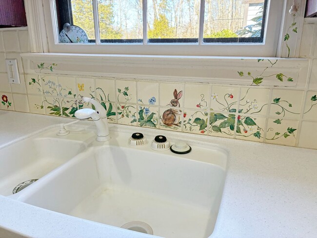 Building Photo - Charming and Unique 3 Bedroom - Powhatan/Midlothian Area