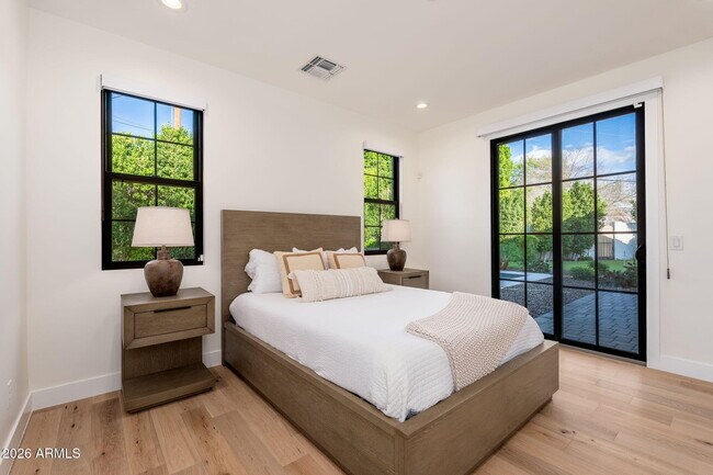 Building Photo - 4017 N 49th Pl