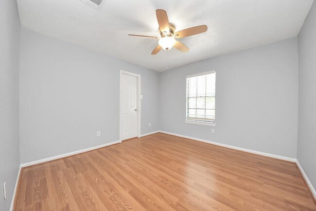 Building Photo - 16006 Autumn Falls Ln