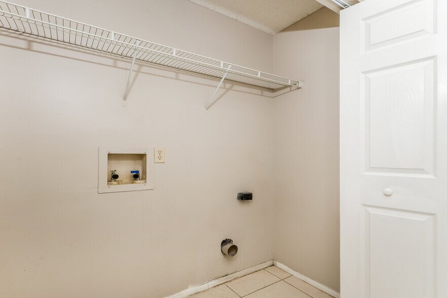 Building Photo - 11035 Crumpet Ct