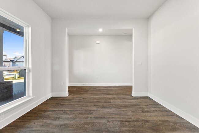 Building Photo - 3000 Rachel Pl