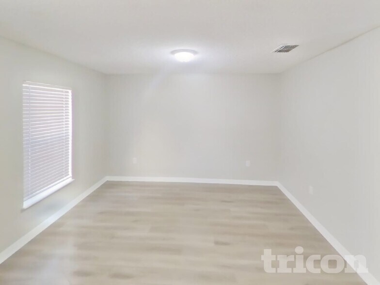 Building Photo - 10323 Frog Pond Dr