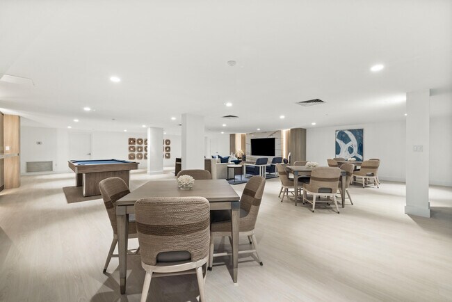 Building Photo - 2773 S Ocean Blvd