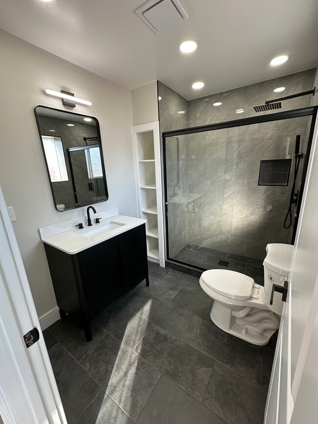 Building Photo - 4231 Davis St