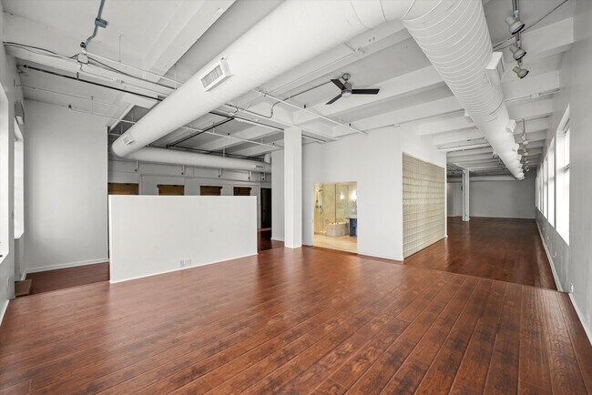 Building Photo - 1301 S Wabash Ave