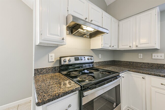 Building Photo - 5507 Village Springs Dr