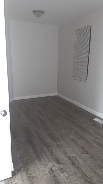 Building Photo - 13502 S Brandon Ave