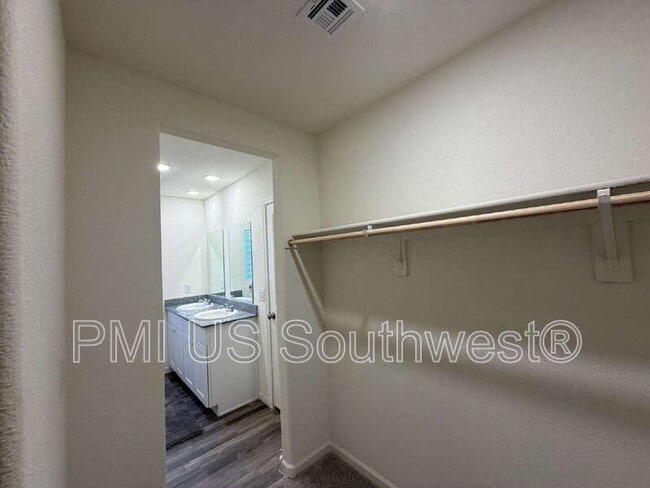 Building Photo - 2430 River Valley Cir