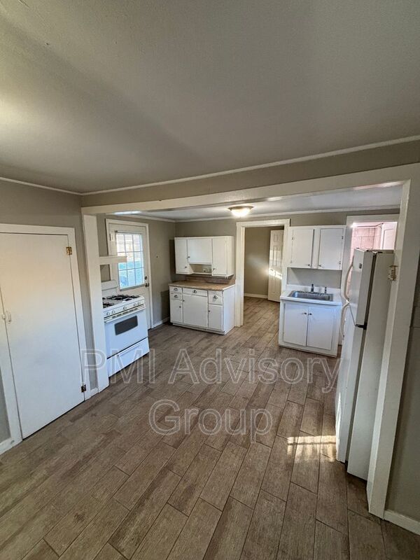 Building Photo - 308 Chestnut St