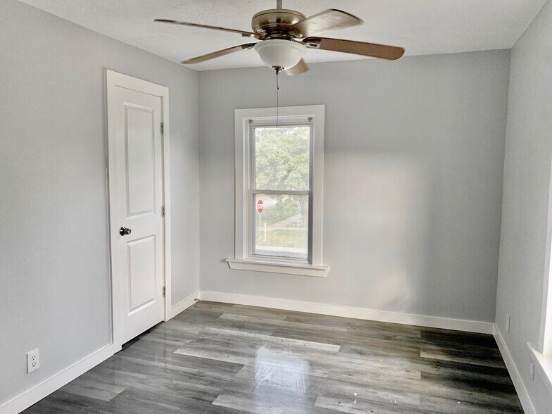 Bedroom 2 - 2620 Tuam St
