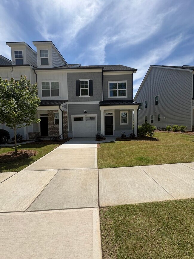 Building Photo - New Construction 3BR/2.5 BA in Griffith Lakes