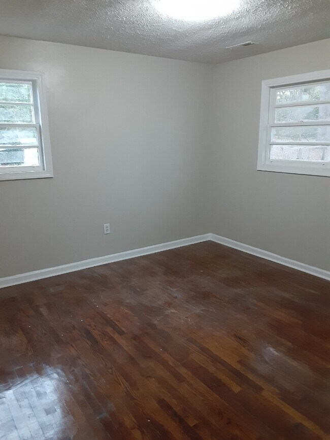 Master bedroom - 820 State Rd S-38-225