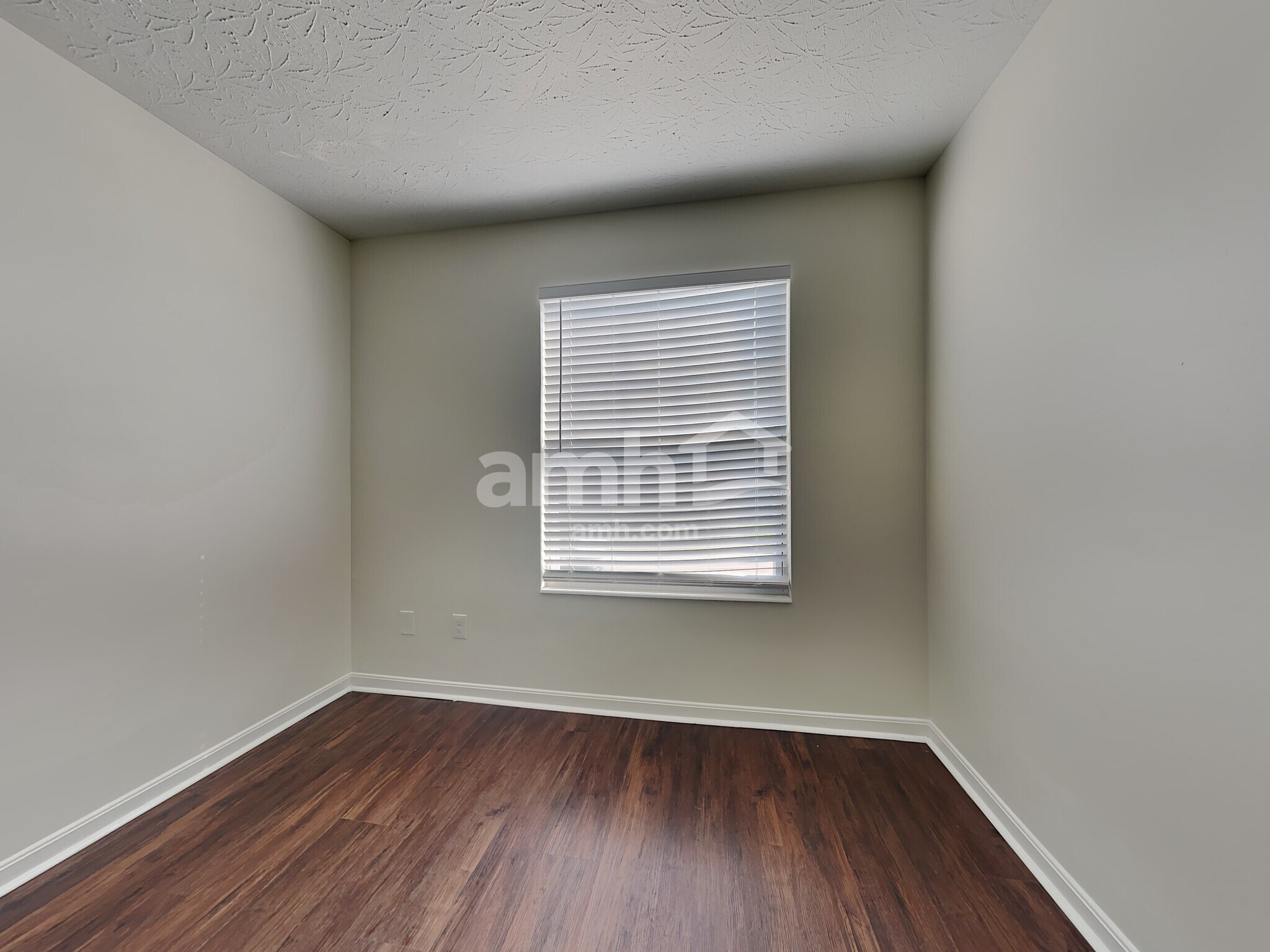 Building Photo - 2133 Antoinette Way