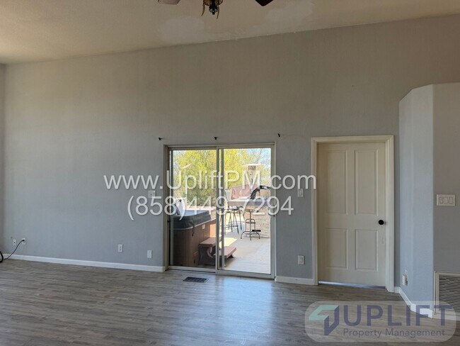 Building Photo - 1425 Cedar St