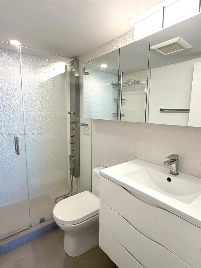 Building Photo - 555 NE 15th St