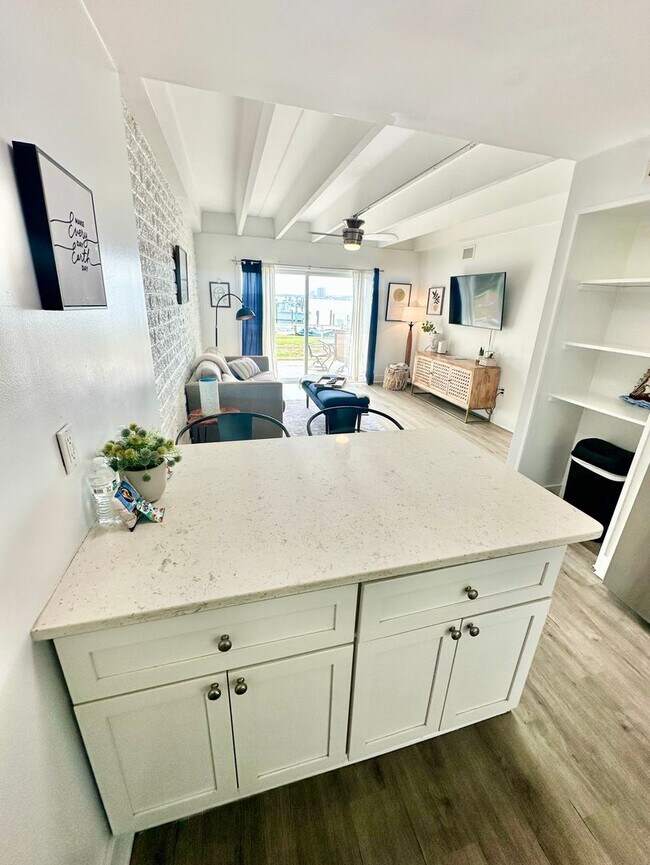 Building Photo - 334 Bluefish Dr