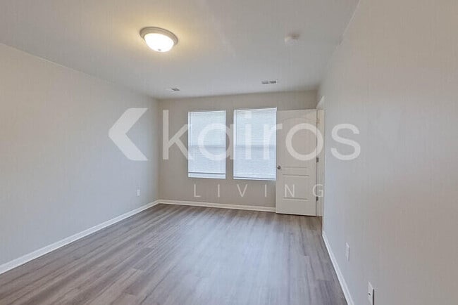 Building Photo - 305 Cedar Ridge
