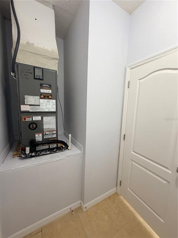 Building Photo - 1860 Piedmont Ct