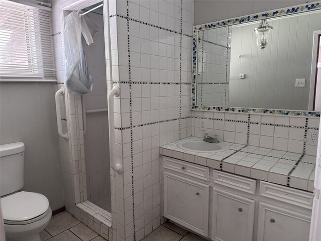 Building Photo - 16477 Piper Ln