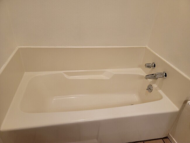 Building Photo - 930 N Indiana St