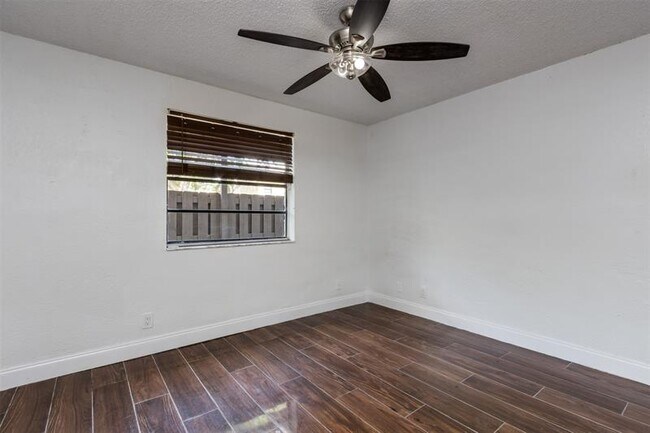 Building Photo - 7950 NW 11th Ct