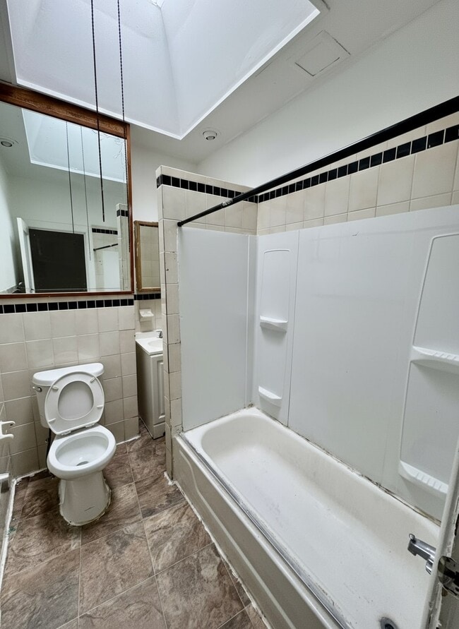 Building Photo - 5933 Chester Ave