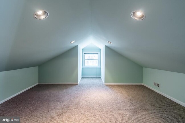 Building Photo - 106 Linderman Ave