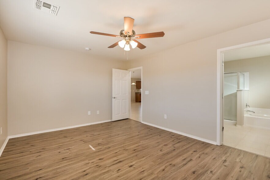 Building Photo - 8301 W Melanitta Dr