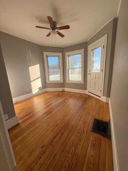 Building Photo - 53 Farragut Rd