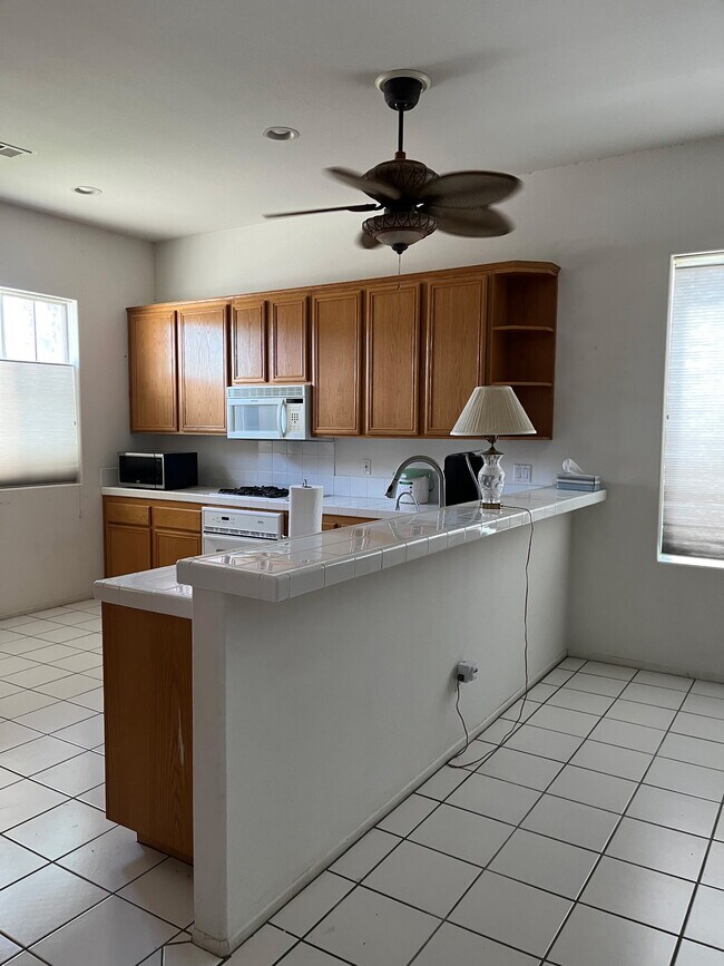 Building Photo - 74594 Moss Rose Dr