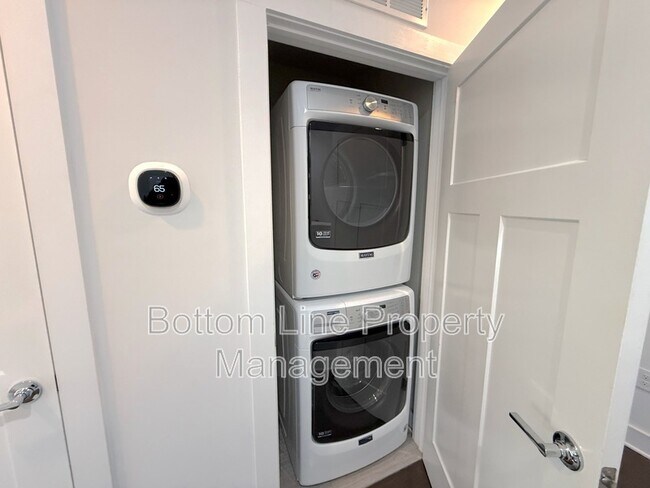 Building Photo - 118 W Poindexter Dr