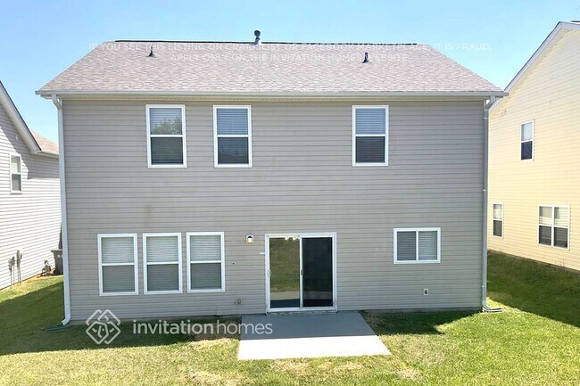Building Photo - 13645 Coram Pl