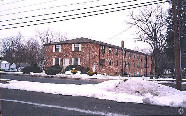 Primary Photo - Twin Pines